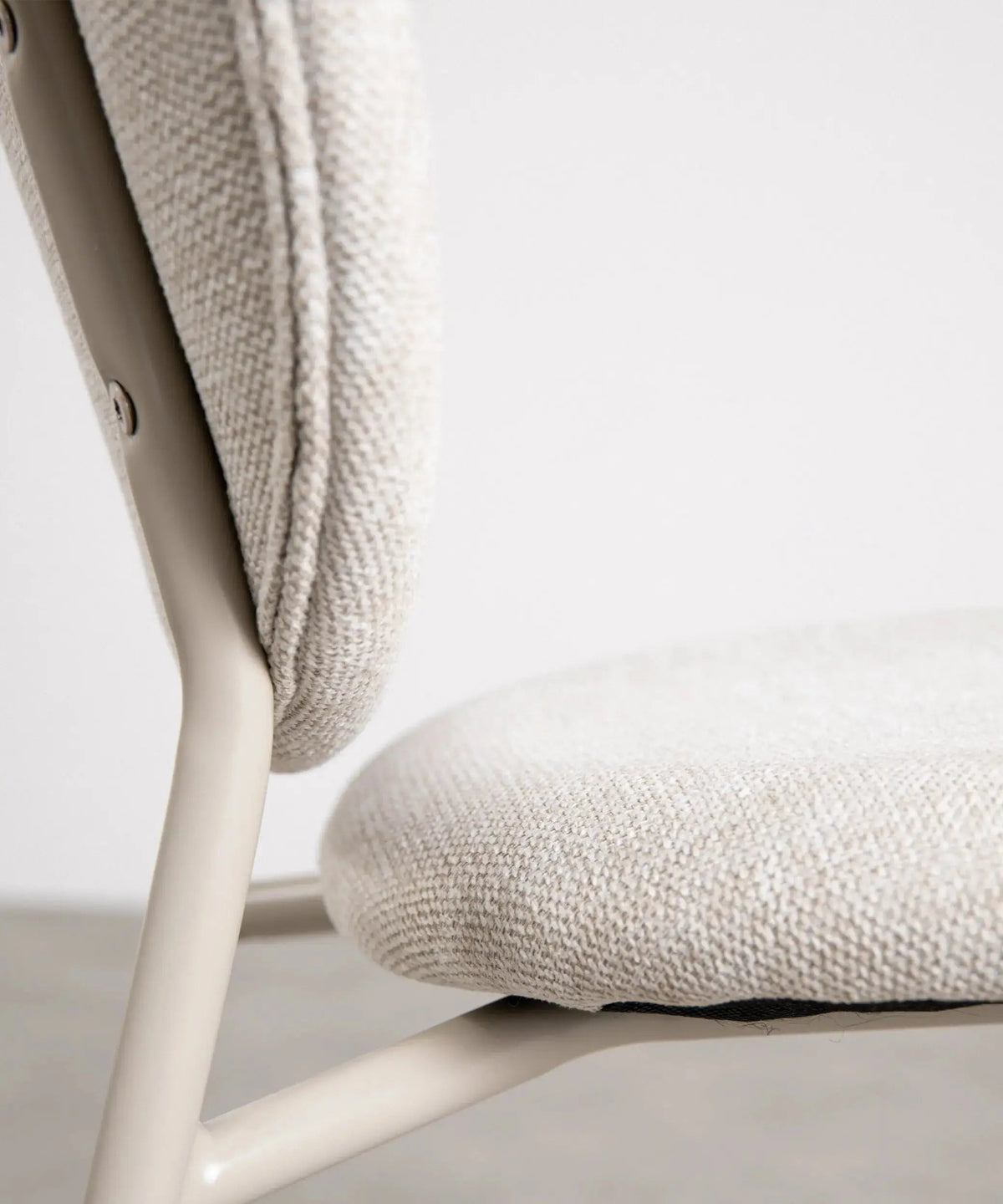 Chaise de salle à manger en tissu et métal Maruchi