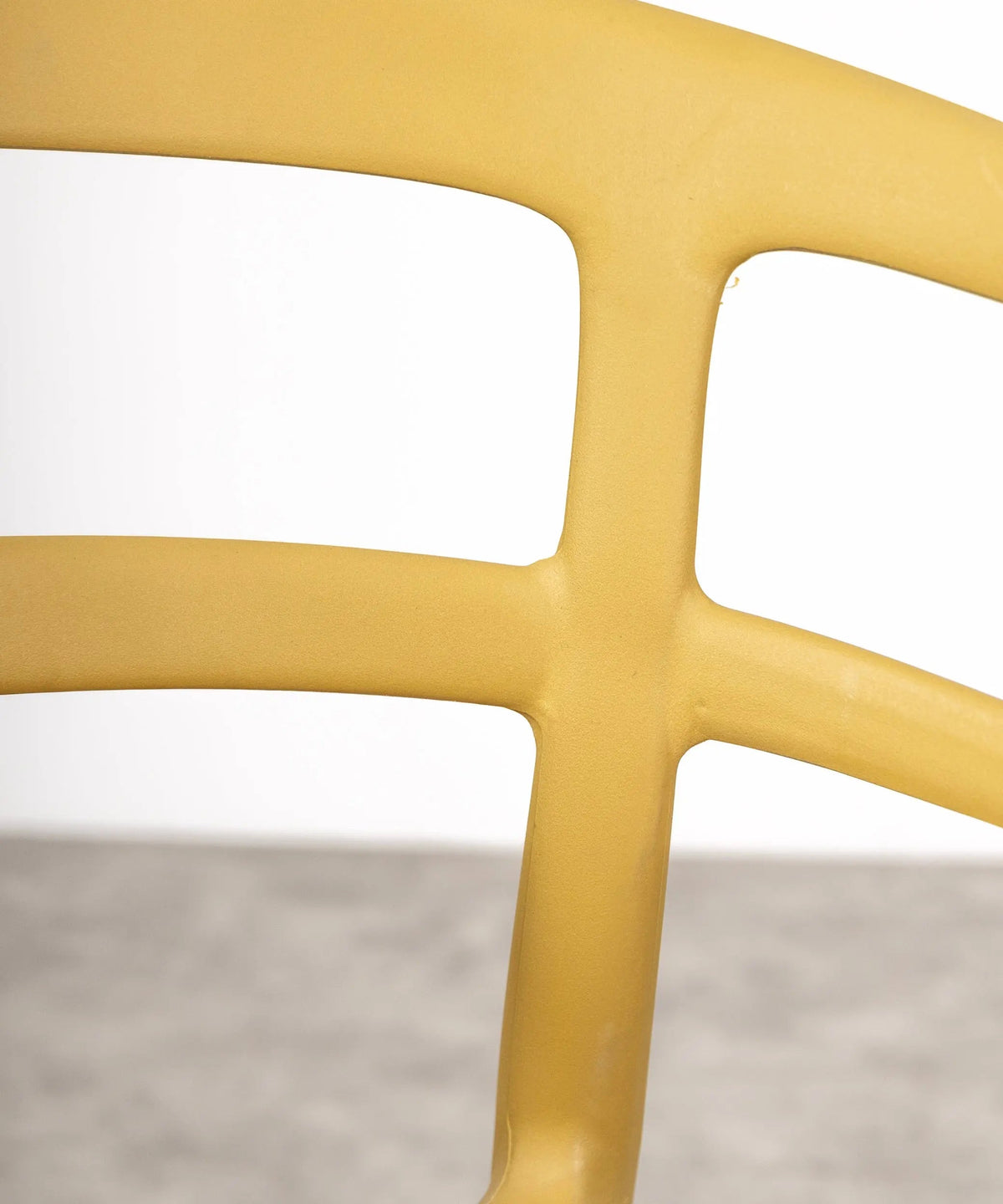 Chaise empilable en polypropylène avec accoudoirs Nil