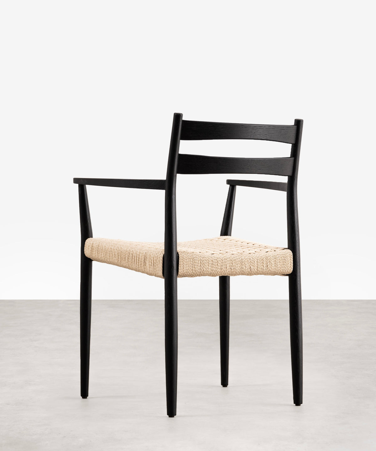 Chaise de salle à manger en bois et corde tressée Nona Arms