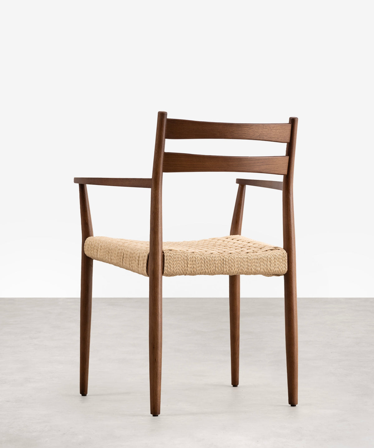 Chaise de salle à manger en bois et corde tressée Nona Arms
