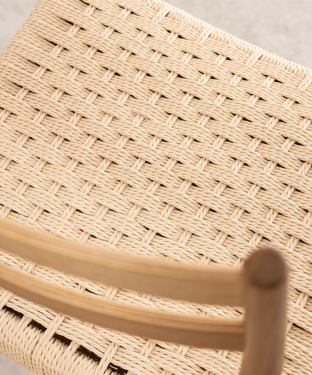 Chaise de salle à manger en bois et corde tressée Nona