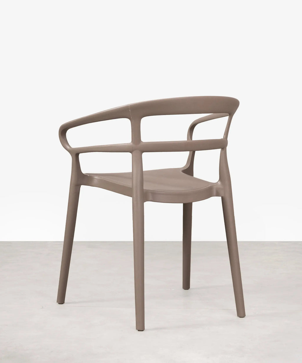Chaise empilable en polypropylène avec accoudoirs Nil