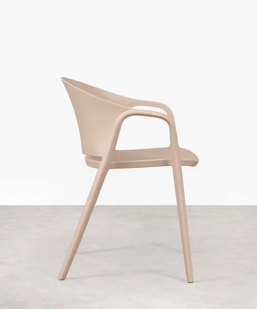 Chaise en polypropylène avec accoudoirs Pippa