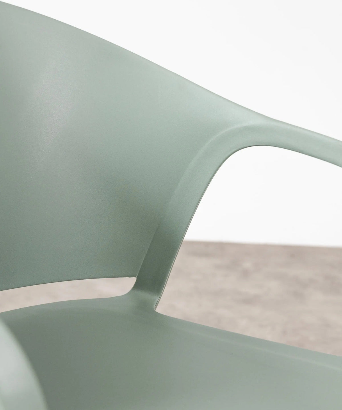 Chaise en polypropylène avec accoudoirs Pippa