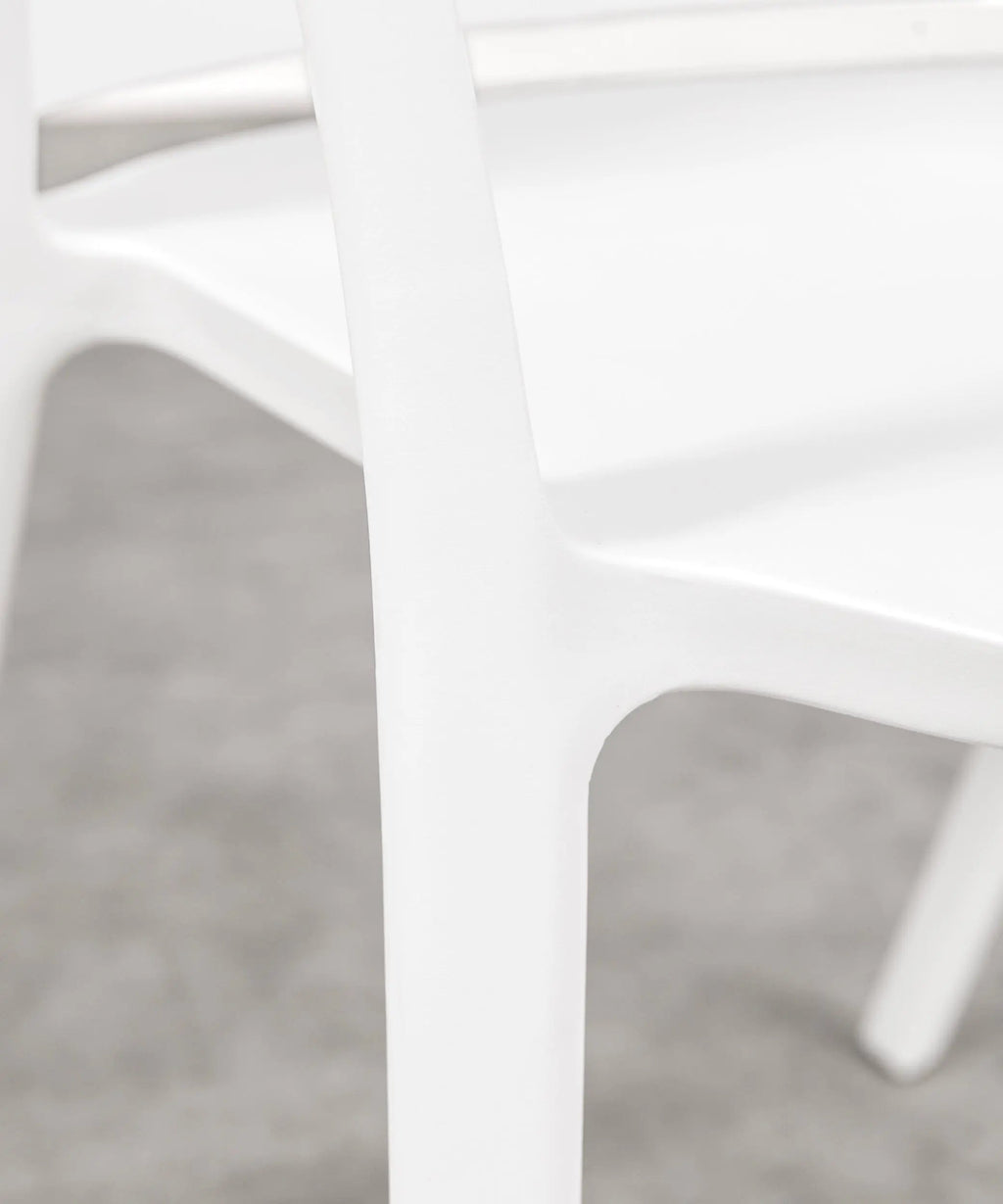 Chaise en polypropylène avec accoudoirs Pippa