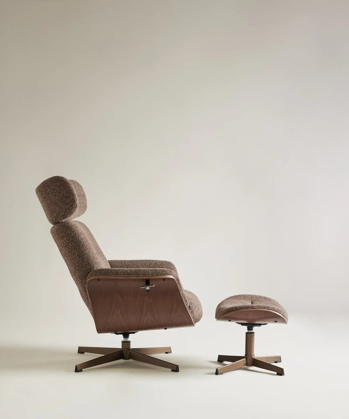 Fauteuil inclinable en bois et rembourré avec repose-pieds Osaka