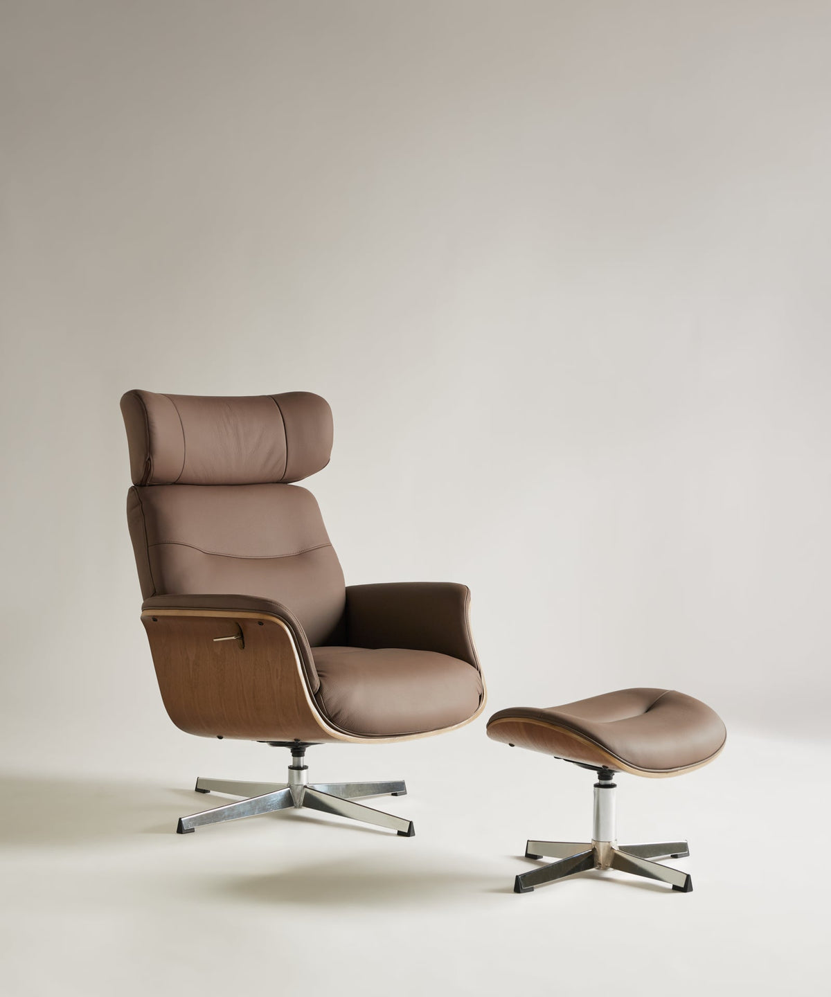 Fauteuil inclinable en bois et rembourré avec repose-pieds Osaka
