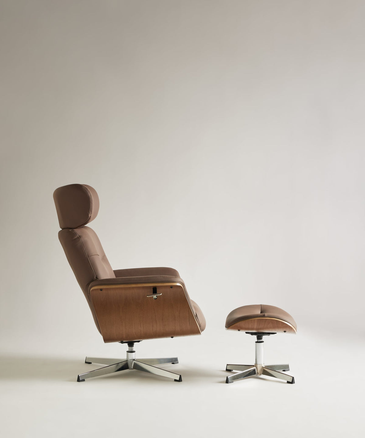 Fauteuil inclinable en bois et rembourré avec repose-pieds Osaka