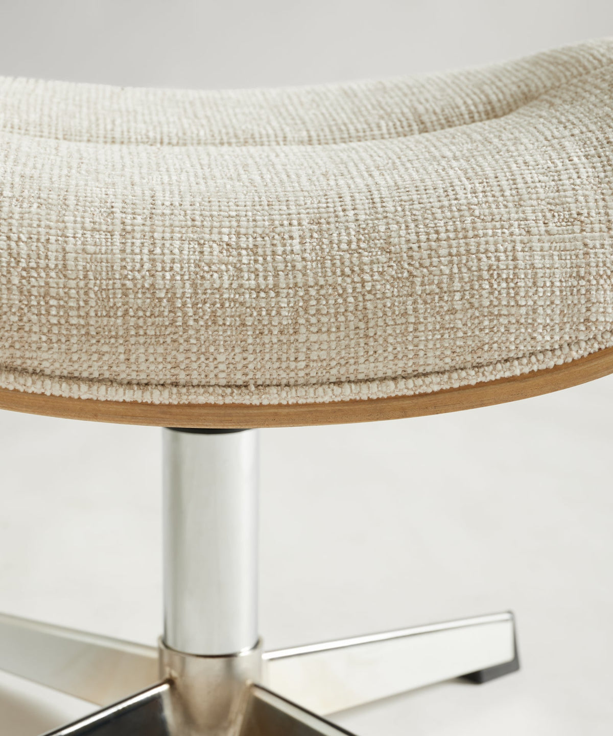 Fauteuil inclinable en bois et rembourré avec repose-pieds Osaka