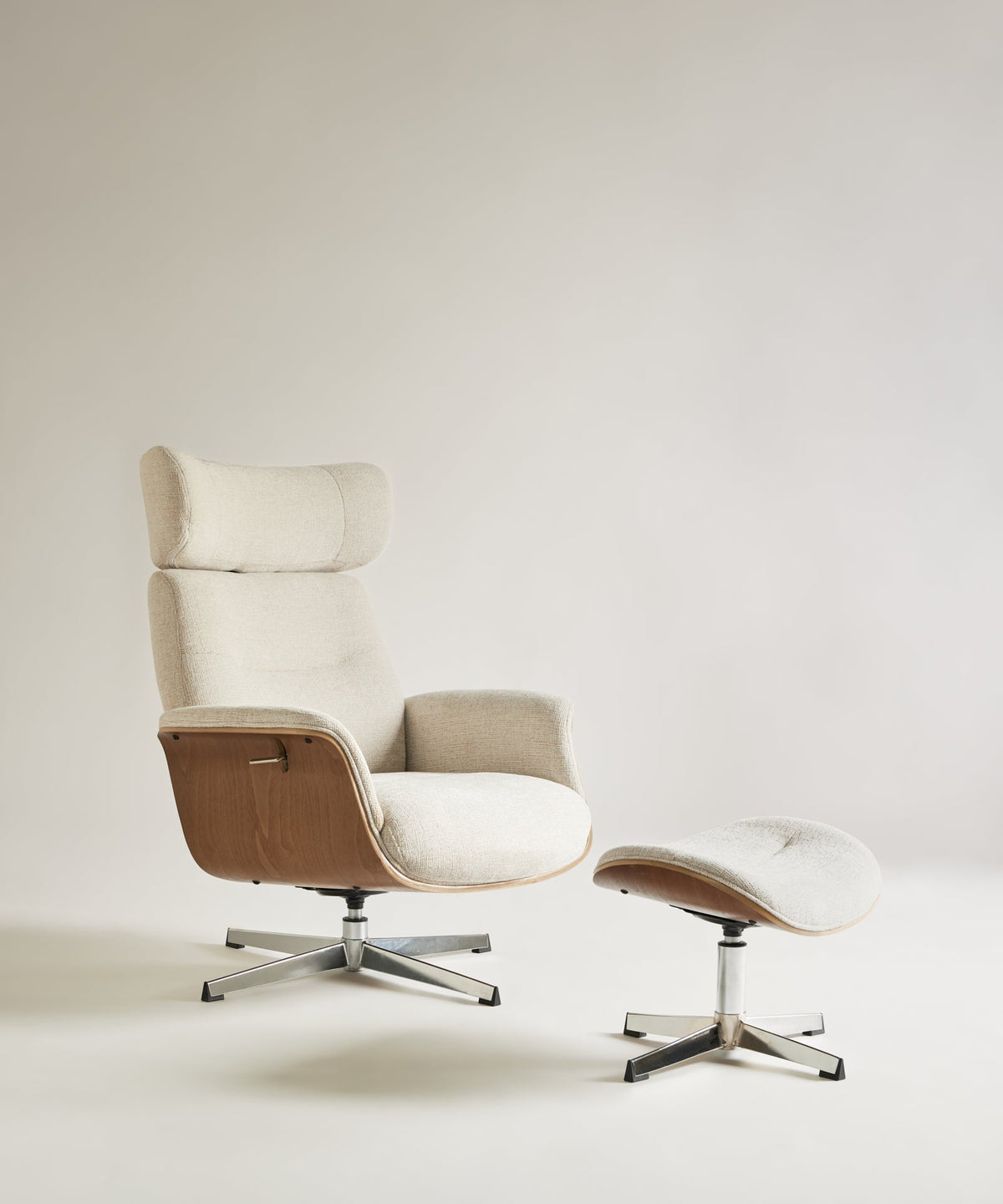 Fauteuil inclinable en bois et rembourré avec repose-pieds Osaka