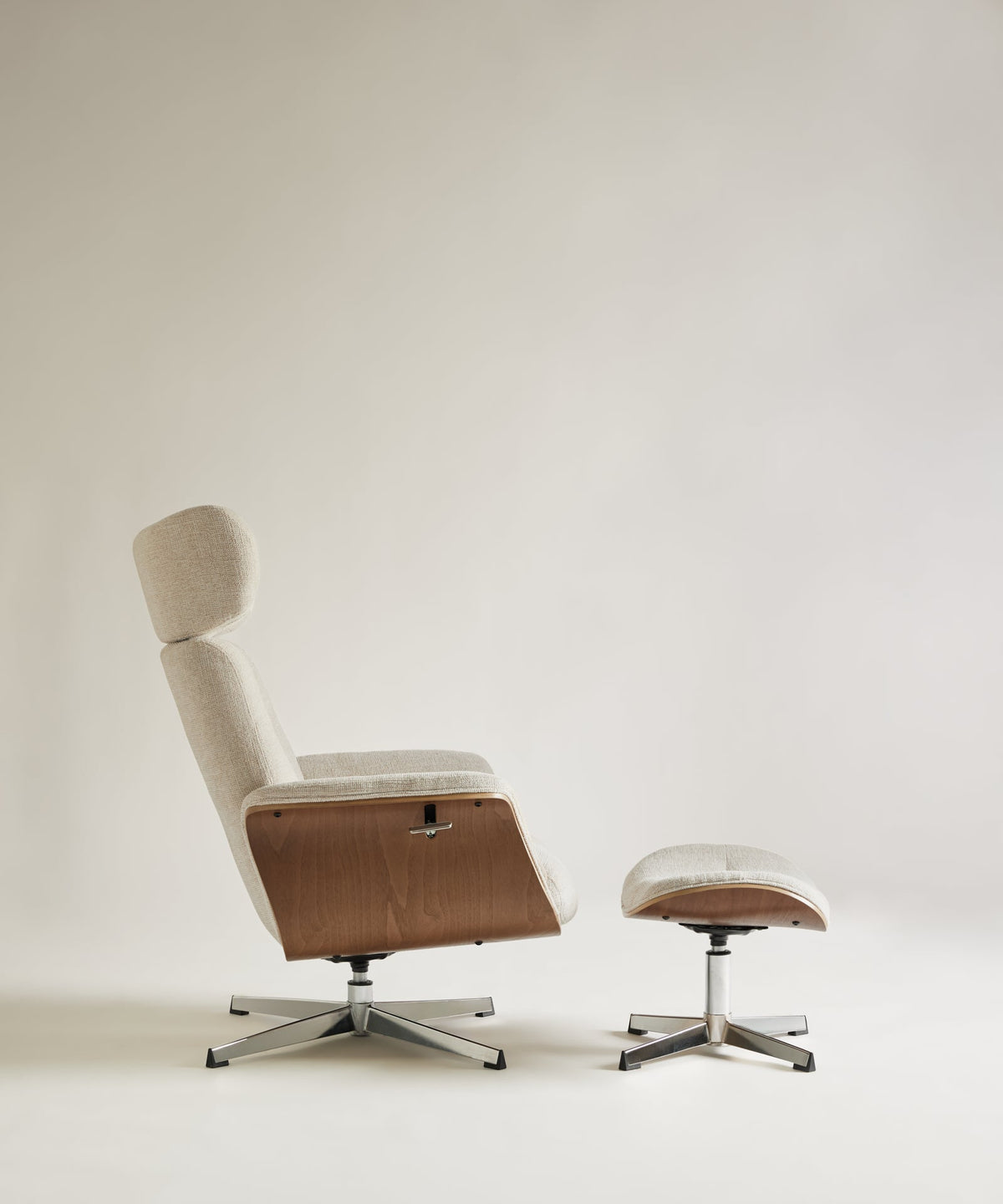 Fauteuil inclinable en bois et rembourré avec repose-pieds Osaka