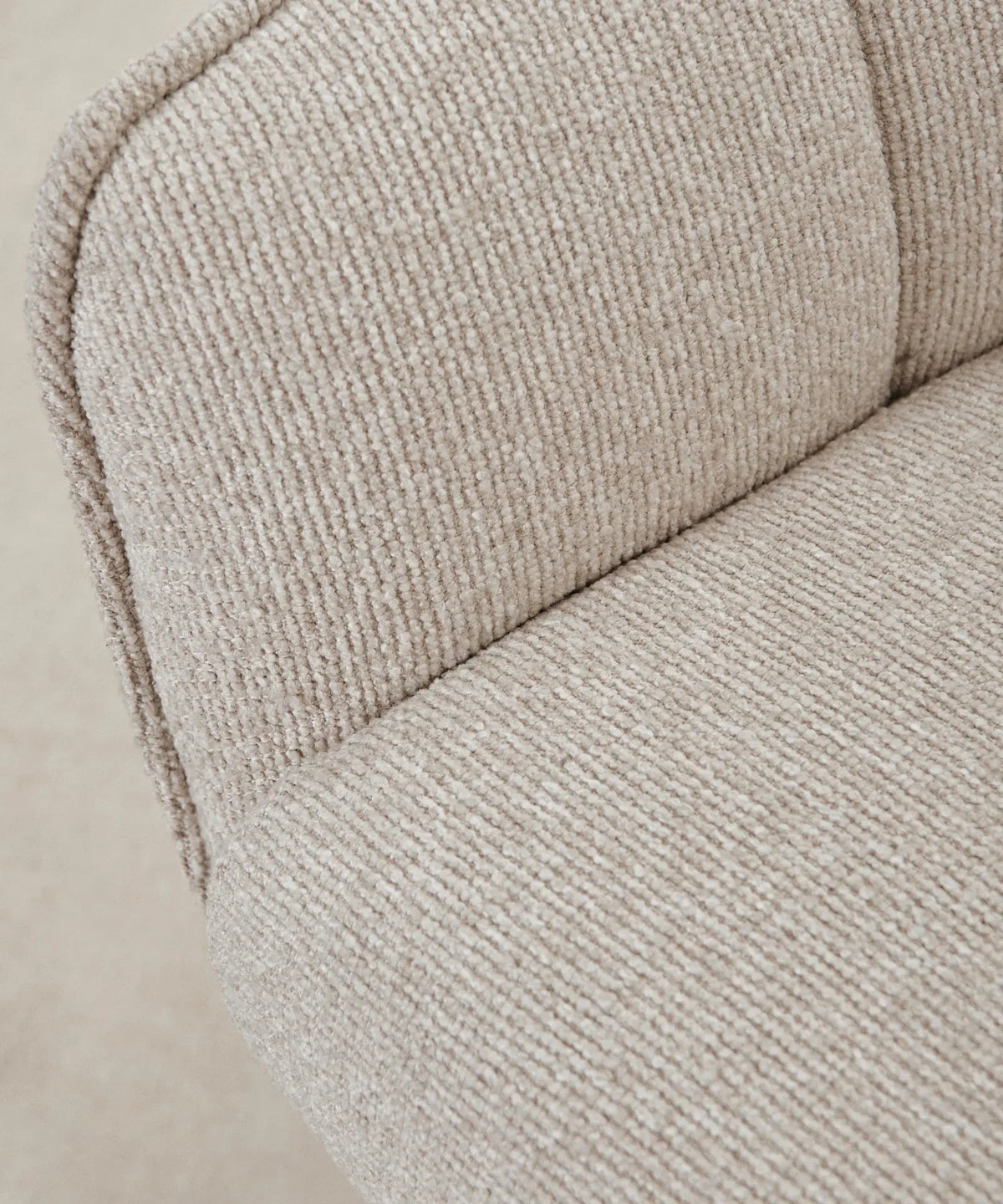 Fauteuil rotatif en tissu doux Alvar