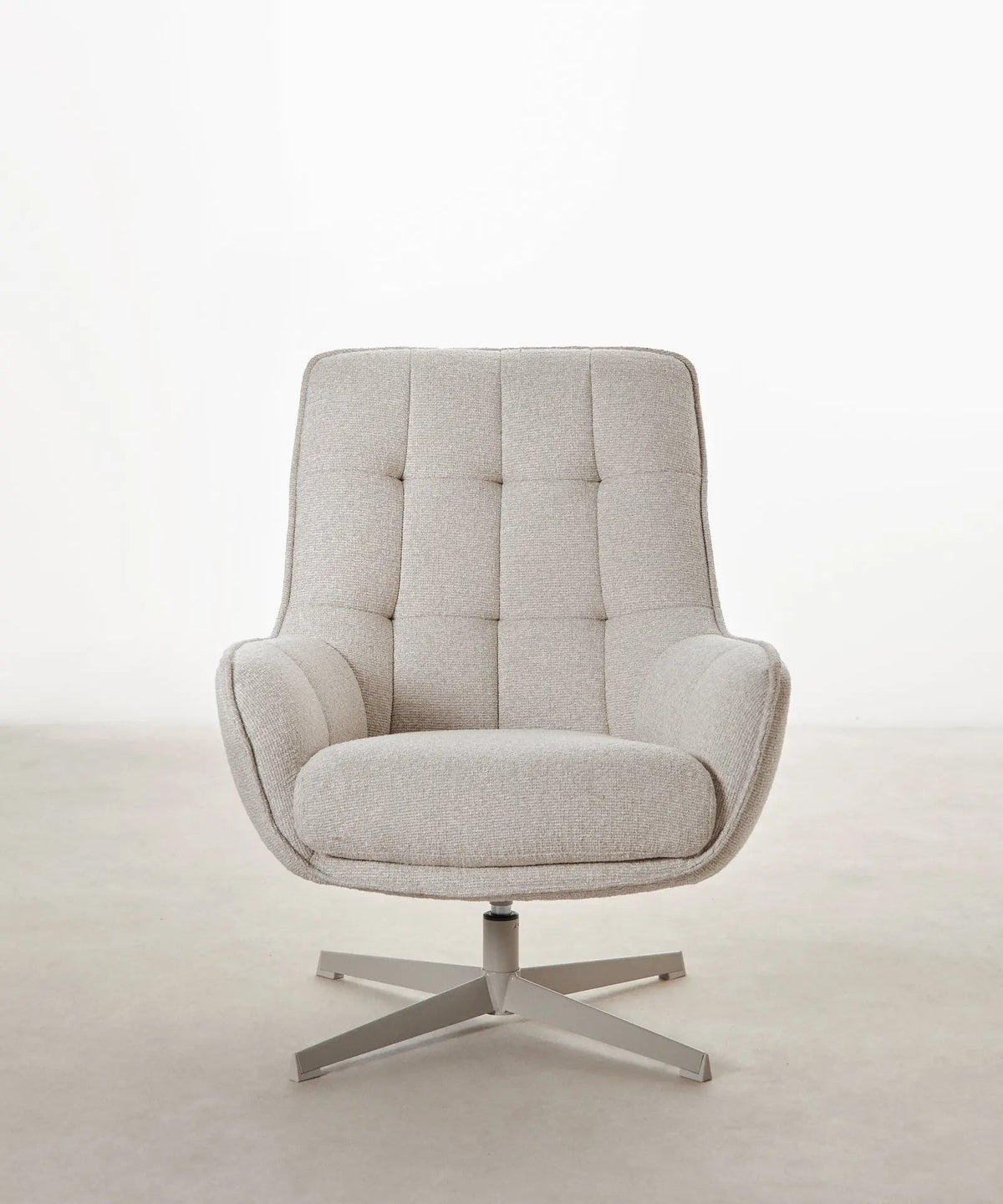 Fauteuil rotatif en tissu doux Alvar