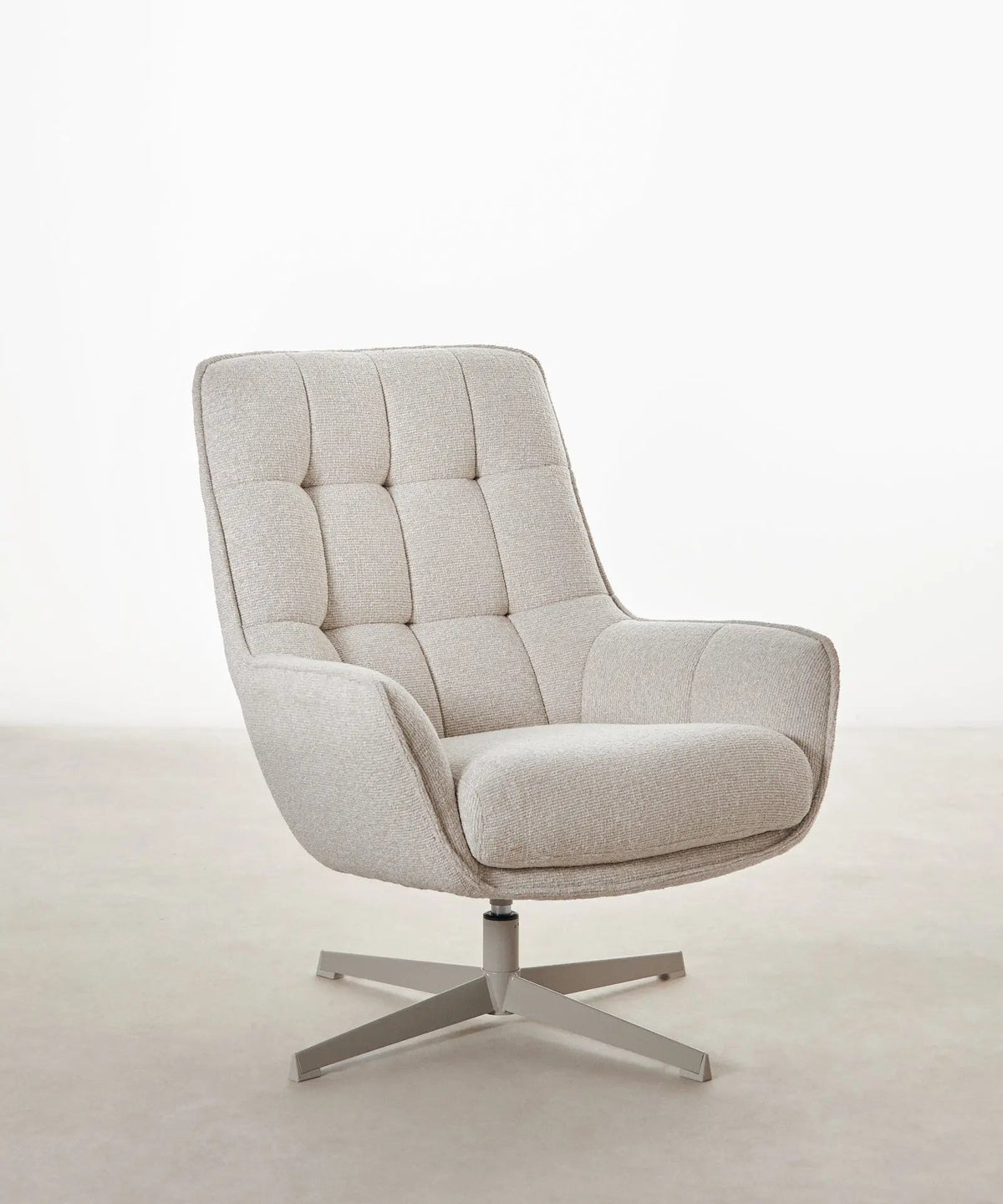 Fauteuil rotatif en tissu doux Alvar