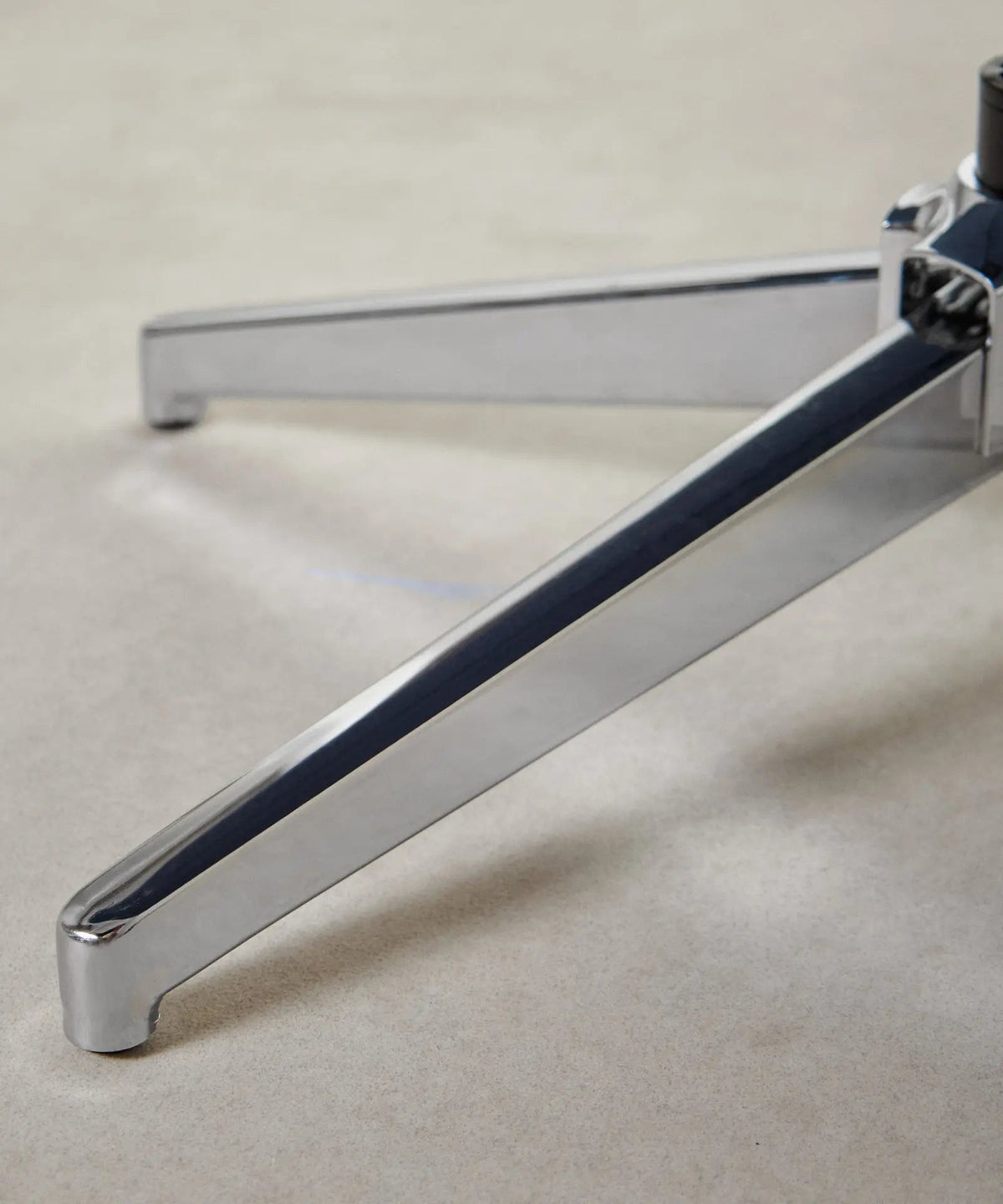 Fauteuil rotatif rembourré en velours côtelé Orbit