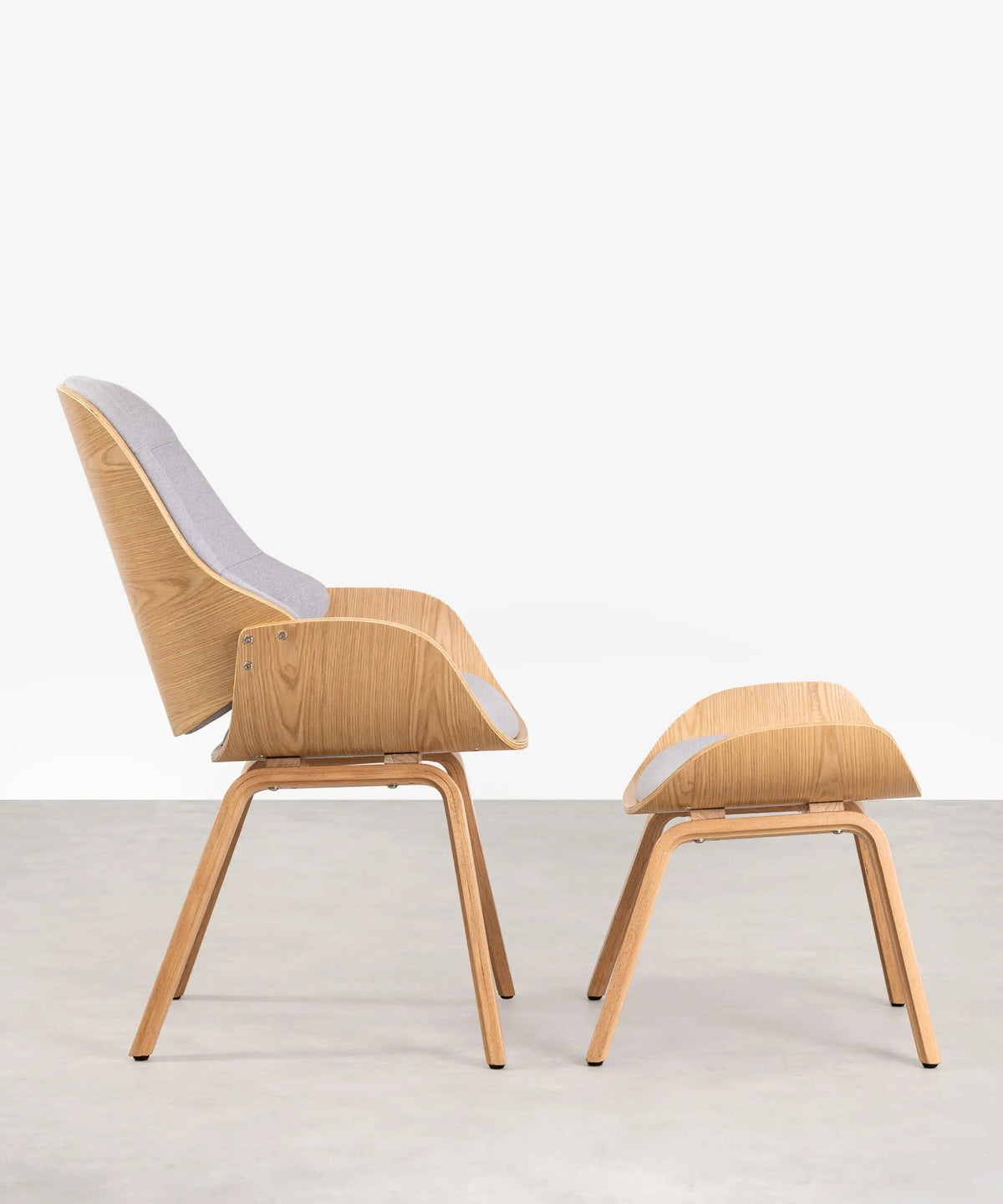 Fauteuil en bois rembourré en tissu et lin avec repose-pieds Benson