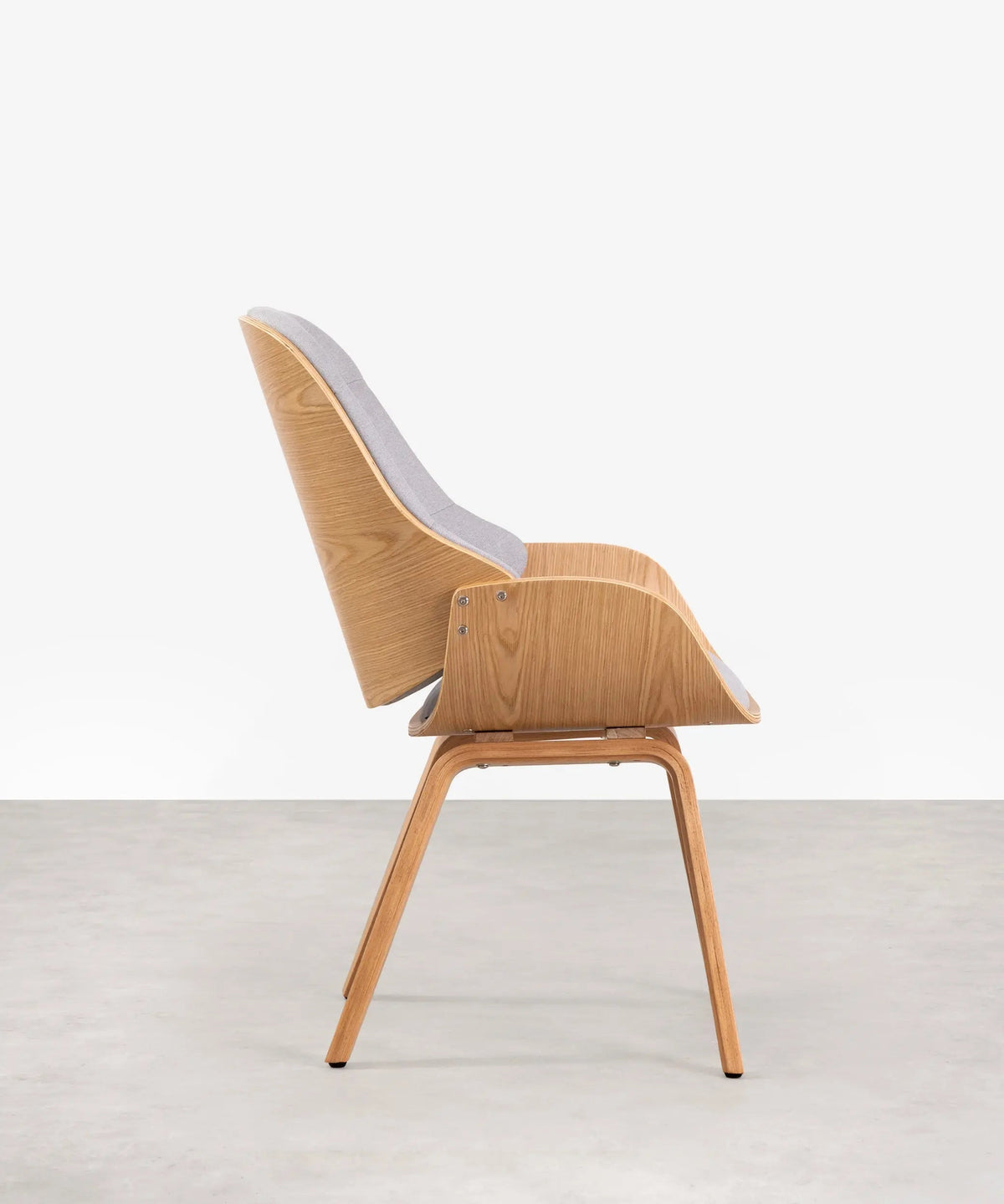 Fauteuil en bois rembourré en tissu et lin avec repose-pieds Benson