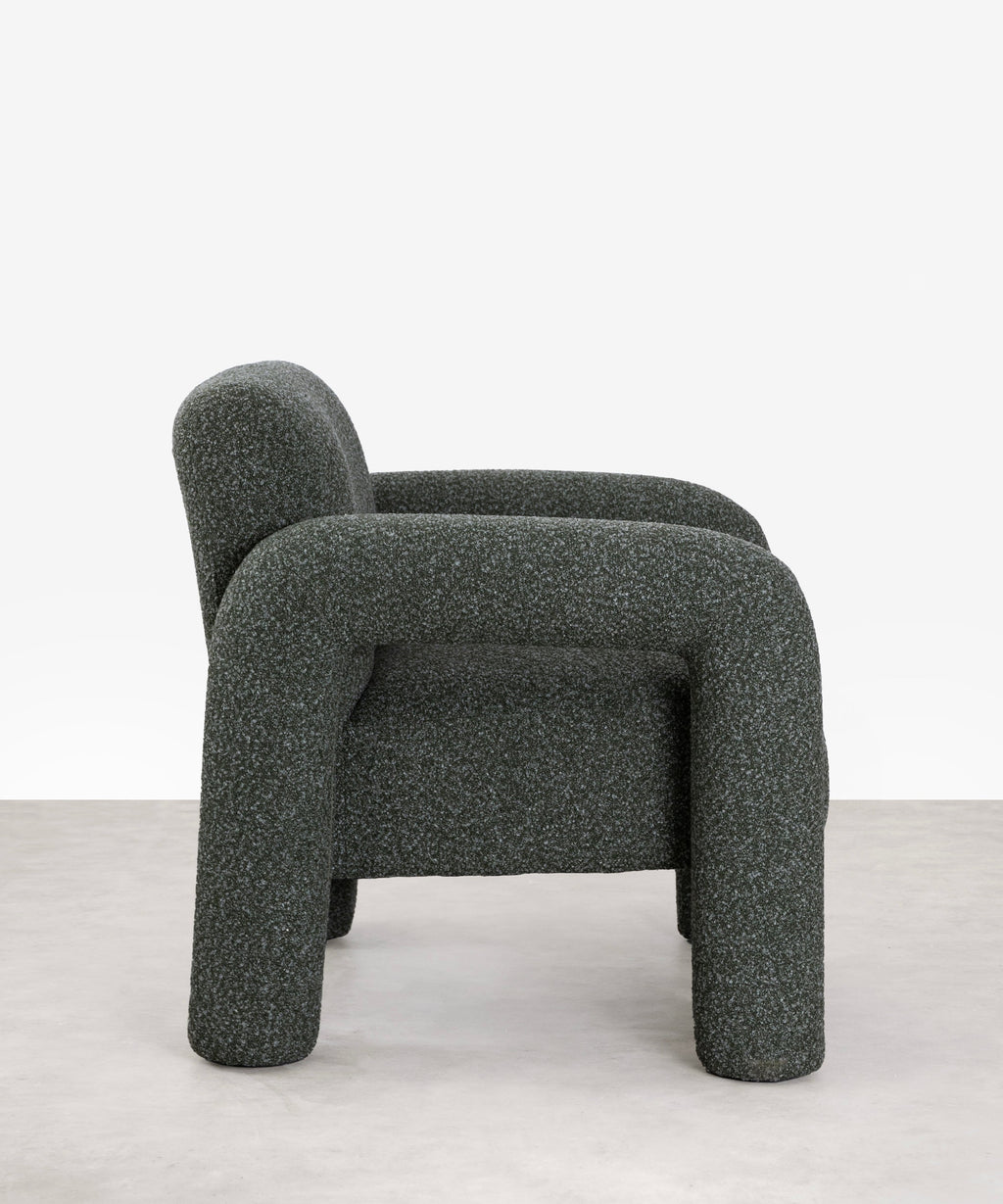 Fauteuil en tissu bouclé avec accoudoirs Cloud