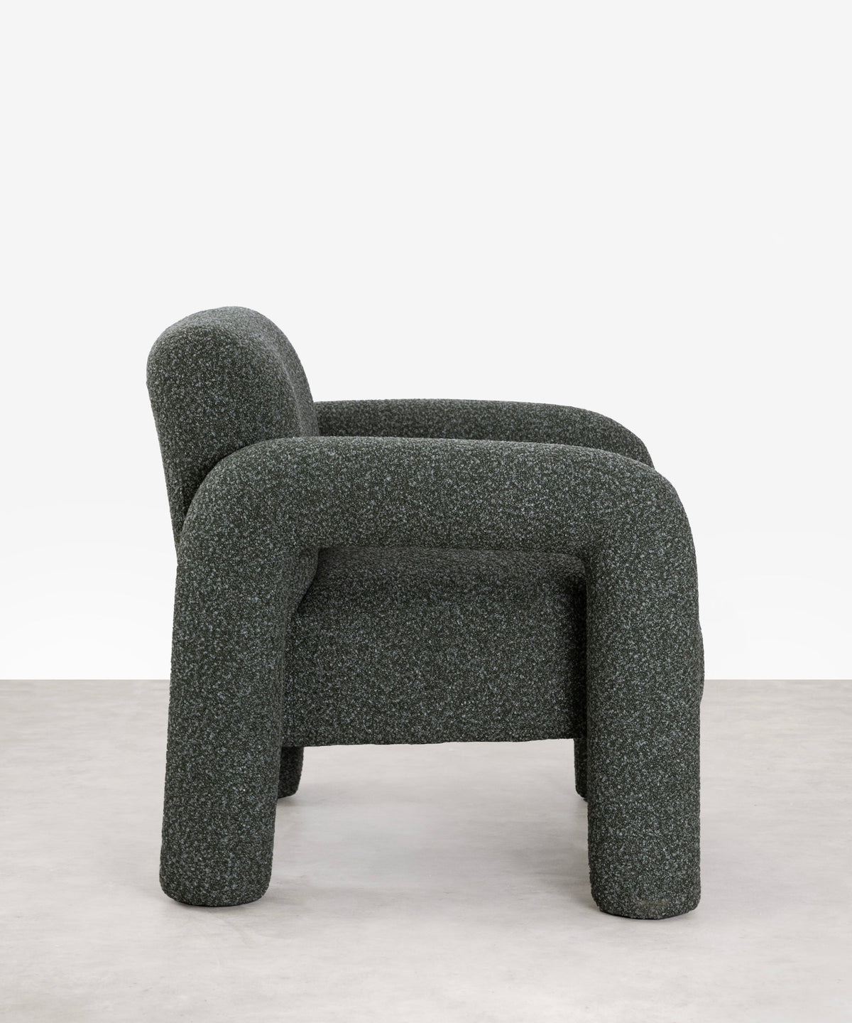 Fauteuil en tissu bouclé avec accoudoirs Cloud