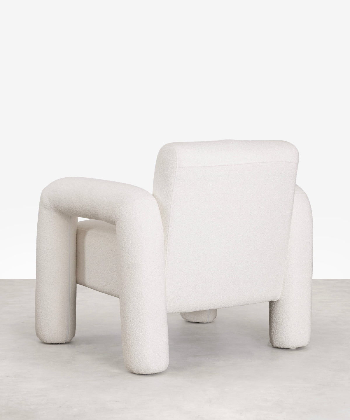 Fauteuil en tissu bouclé avec accoudoirs Cloud