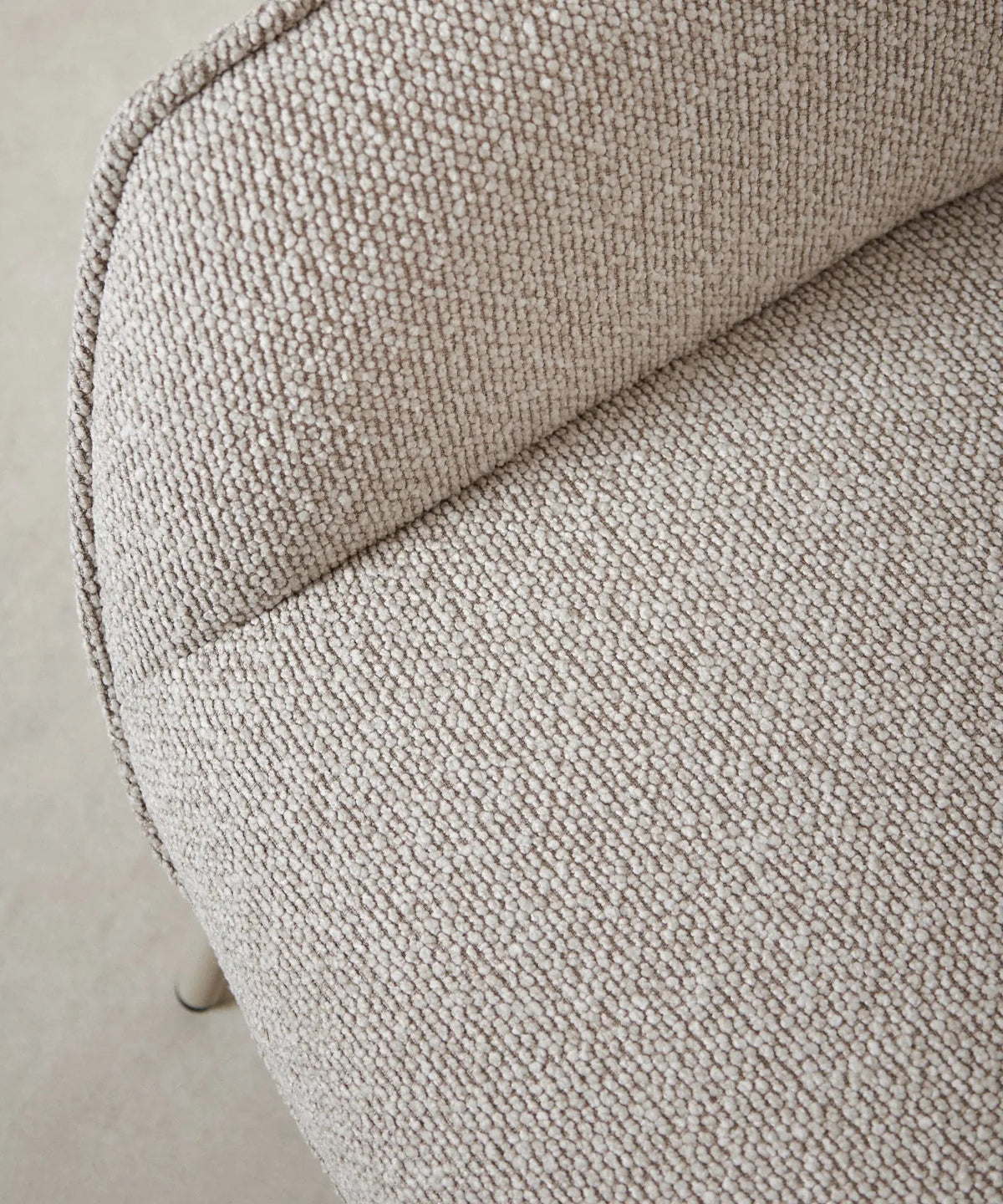 Fauteuil Revêtu de Tissu Bouclé avec Repose-Pieds Elska
