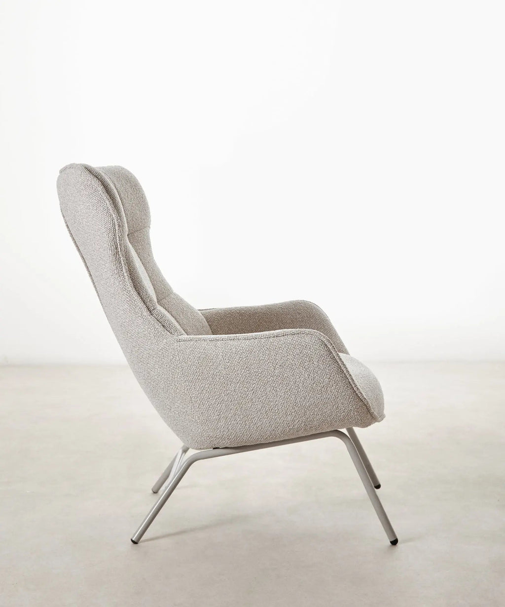 Fauteuil Revêtu de Tissu Bouclé avec Repose-Pieds Elska