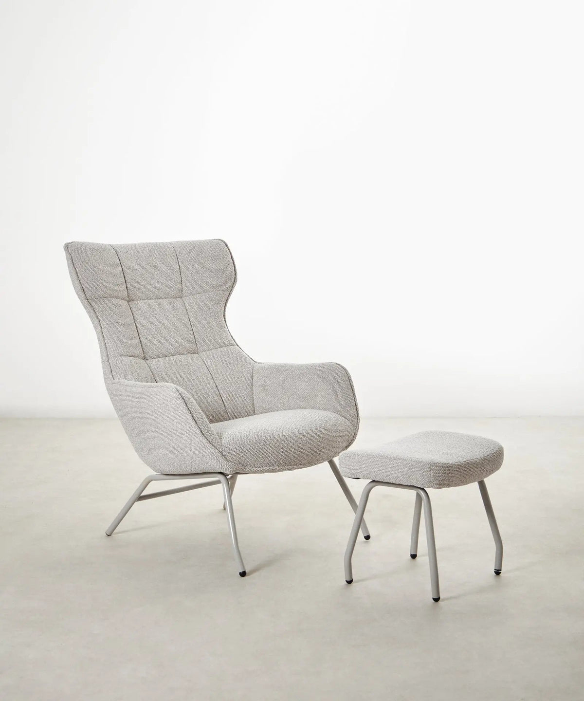 Fauteuil Revêtu de Tissu Bouclé avec Repose-Pieds Elska