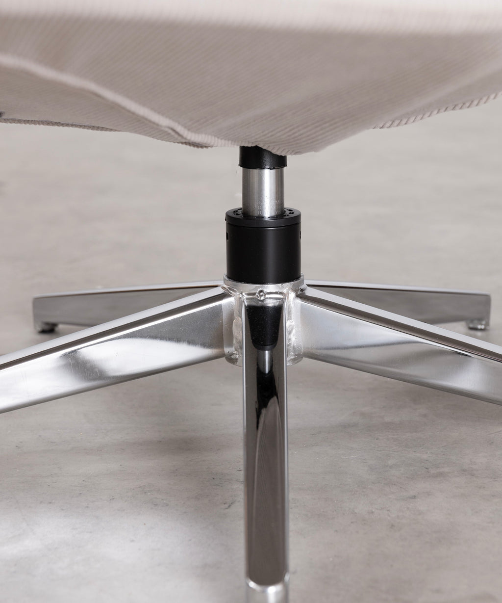 Fauteuil rotatif rembourré en velours côtelé Orbit