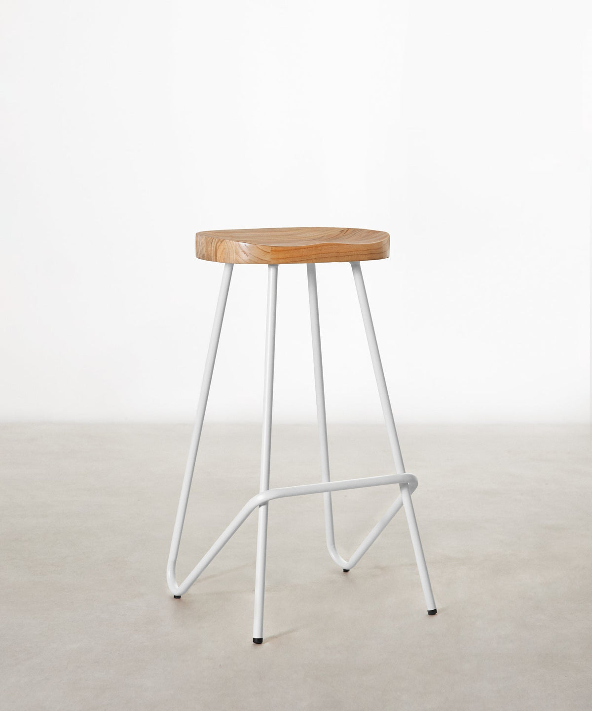Tabouret haut en acier et bois Kai