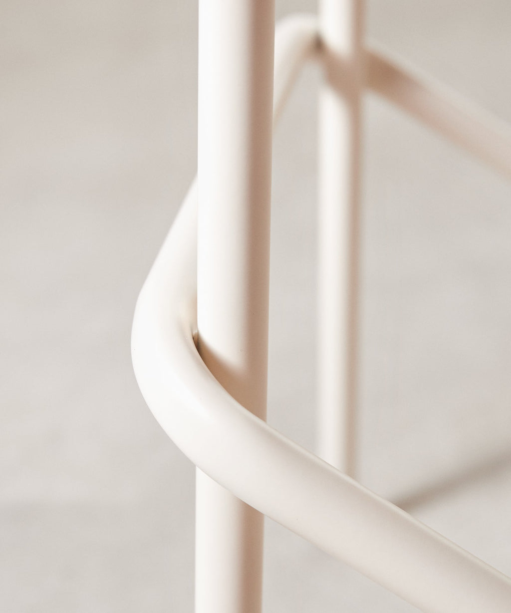 Tabouret haut en acier et bois Kai