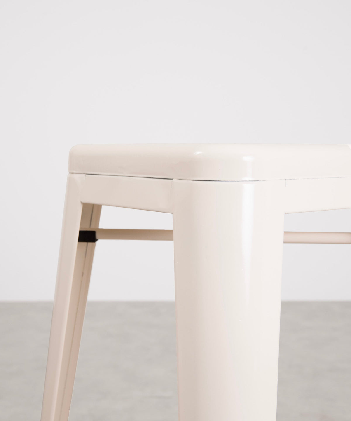 Tabouret haut en métal Tolik