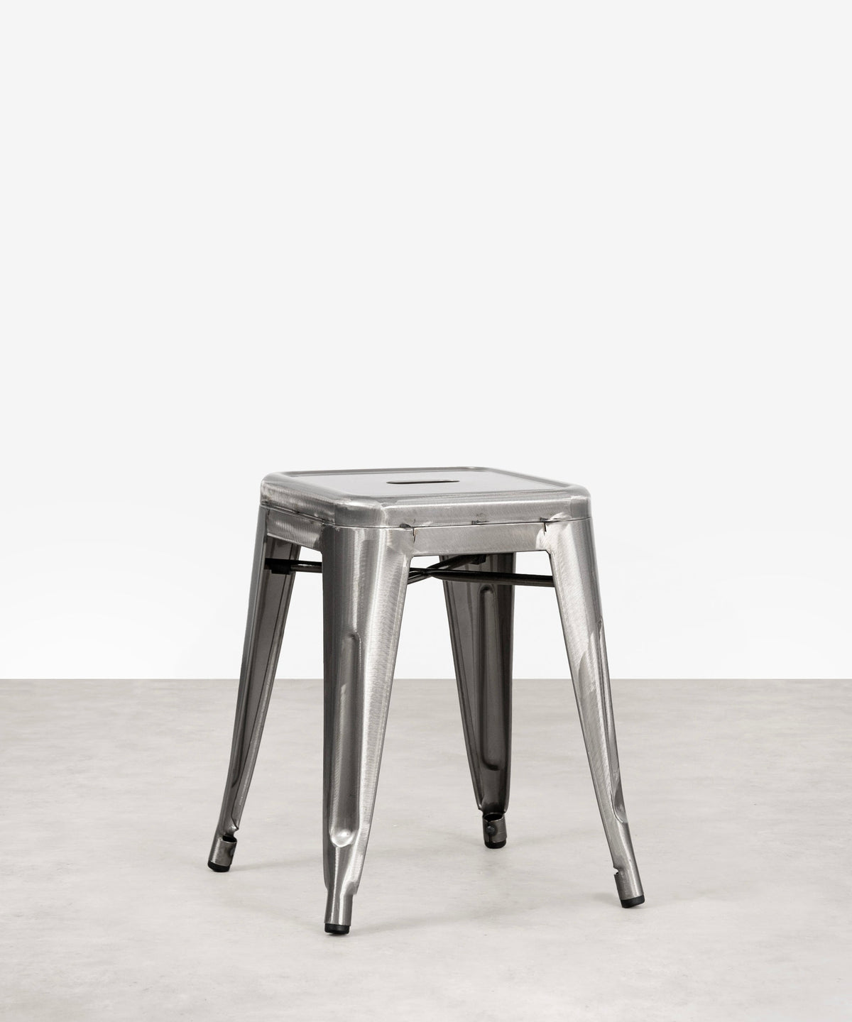 Tabouret bas en métal Tolik - Polished Edition