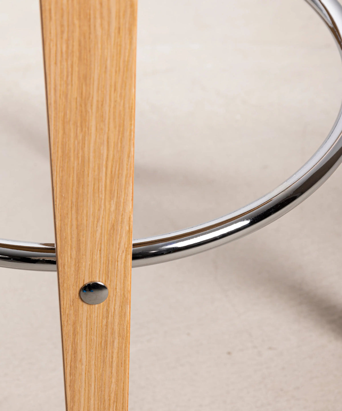Tabouret réglable en bois et similicuir Binsa