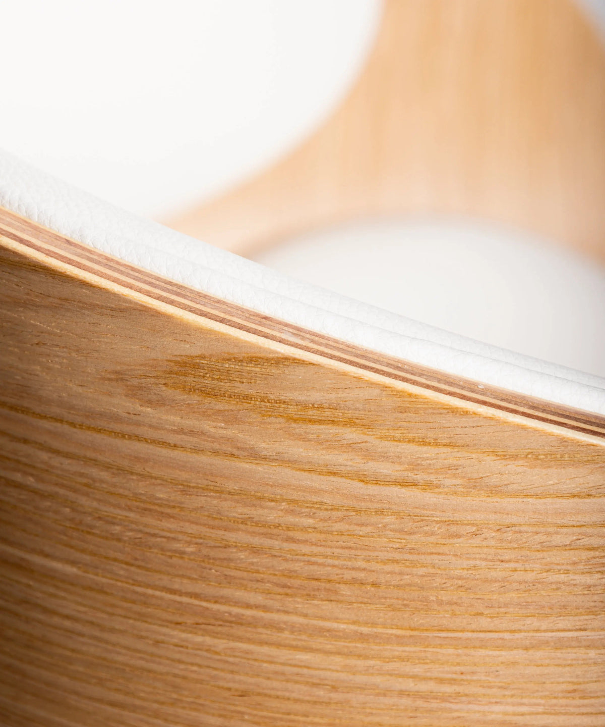 Tabouret réglable en bois et similicuir Debbie