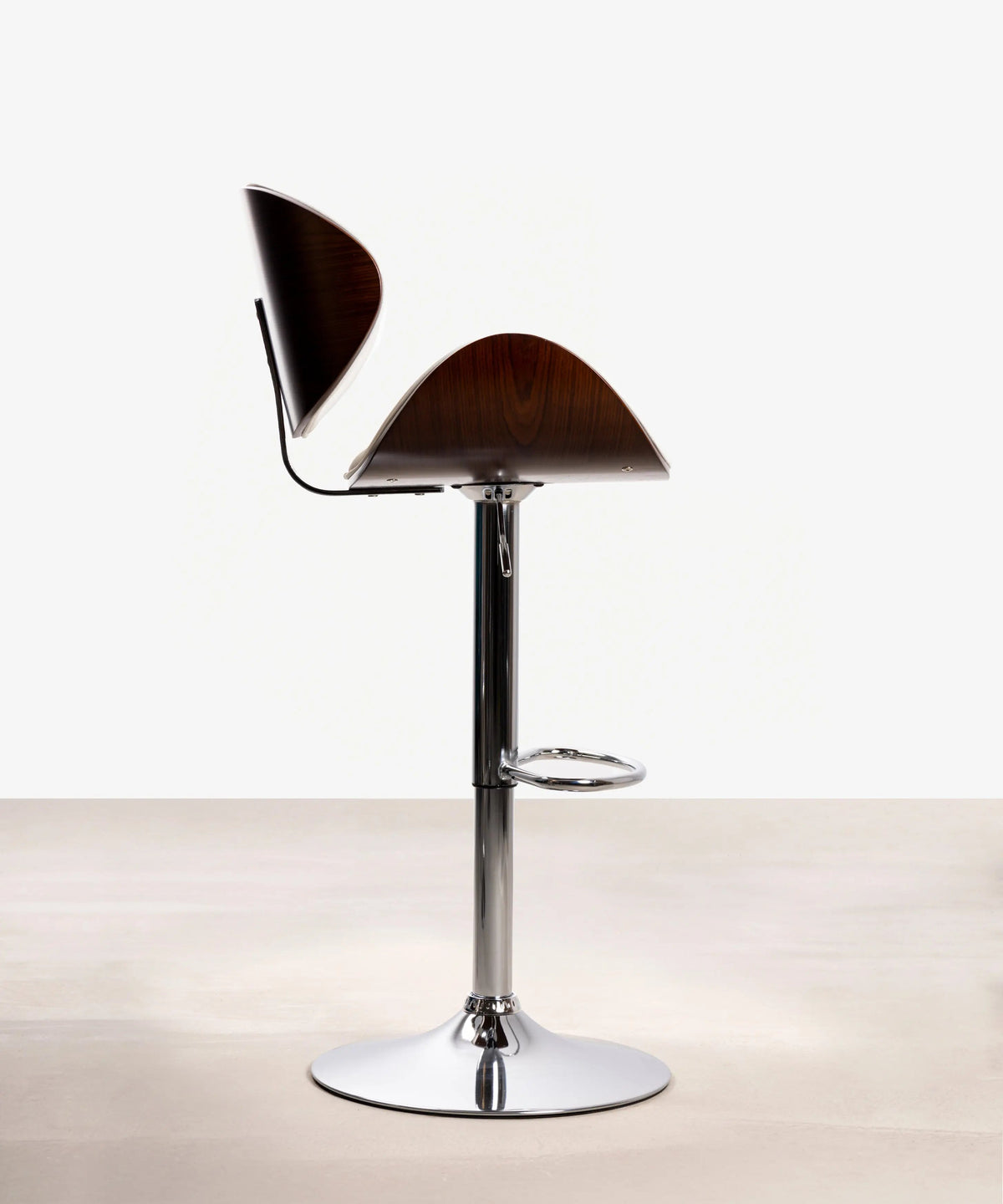 Tabouret réglable en bois et similicuir Shelley