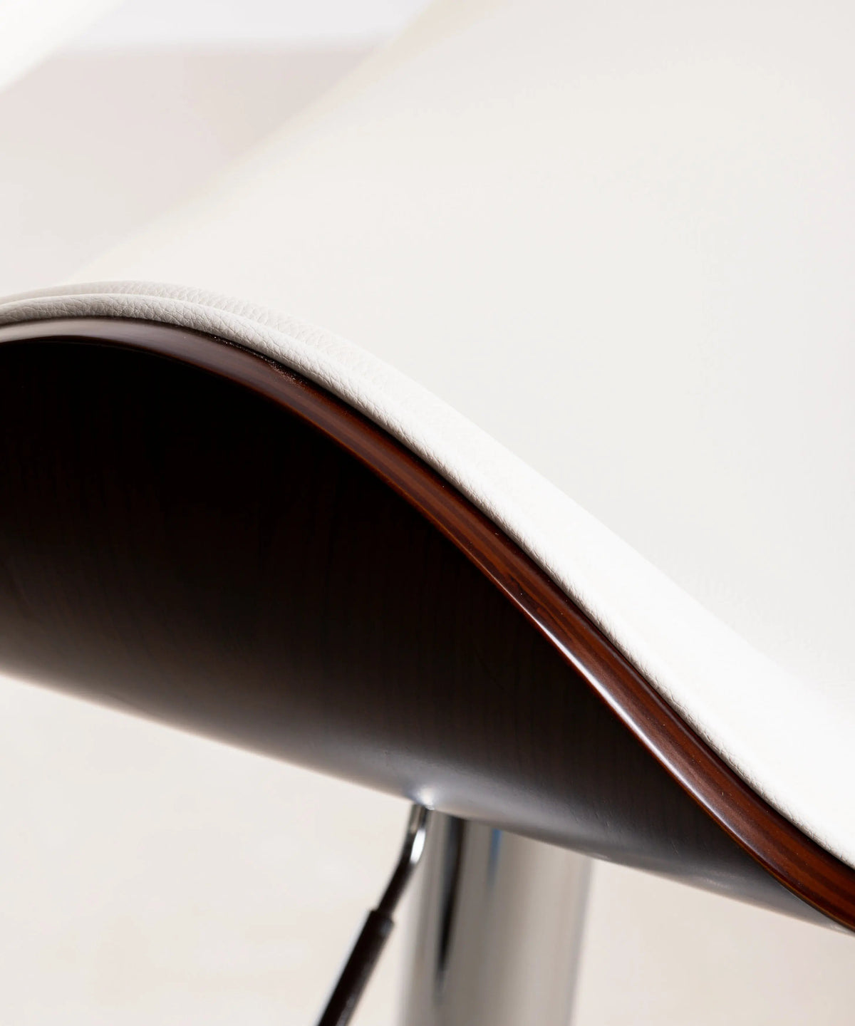 Tabouret réglable en bois et similicuir Shelley