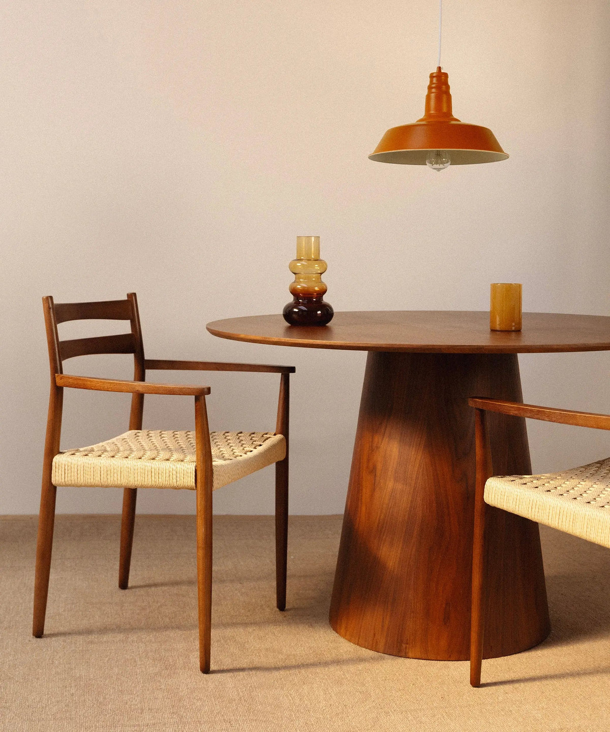 Chaise de salle à manger en bois et corde tressée Nona Arms