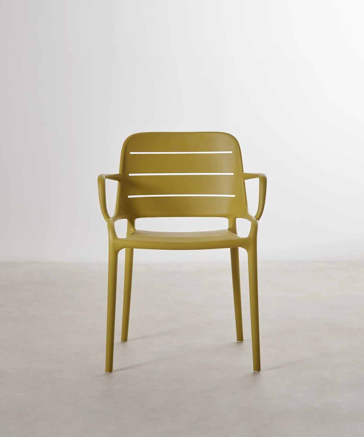 Chaise empilable en polypropylène avec accoudoirs Mila