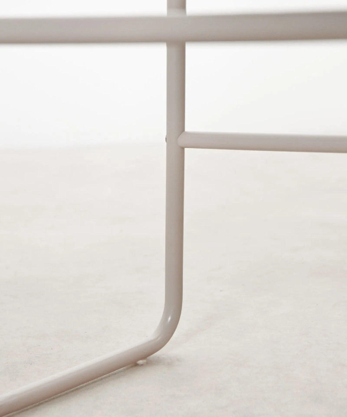 Tabouret en polypropylène et métal Veko