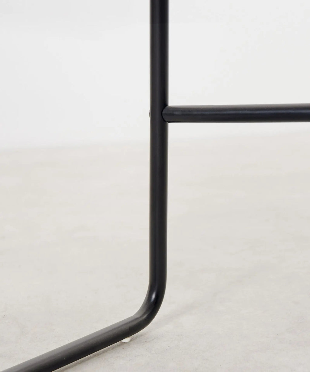 Tabouret en polypropylène et métal Veko