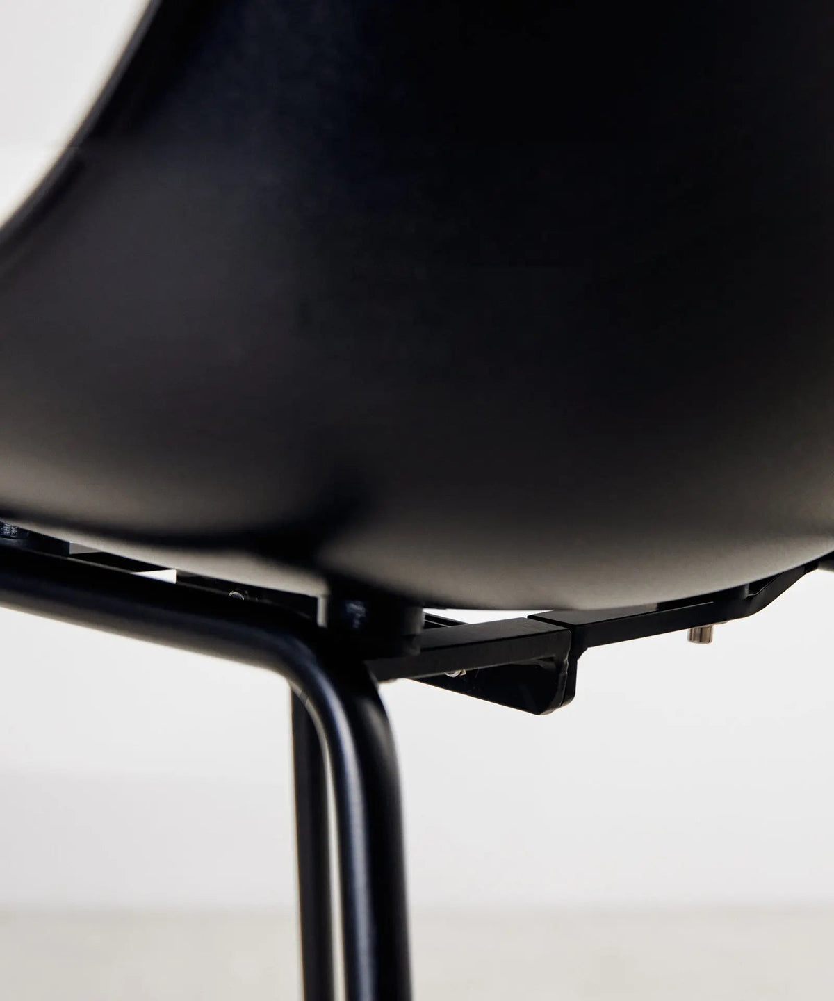 Tabouret en polypropylène et métal Veko