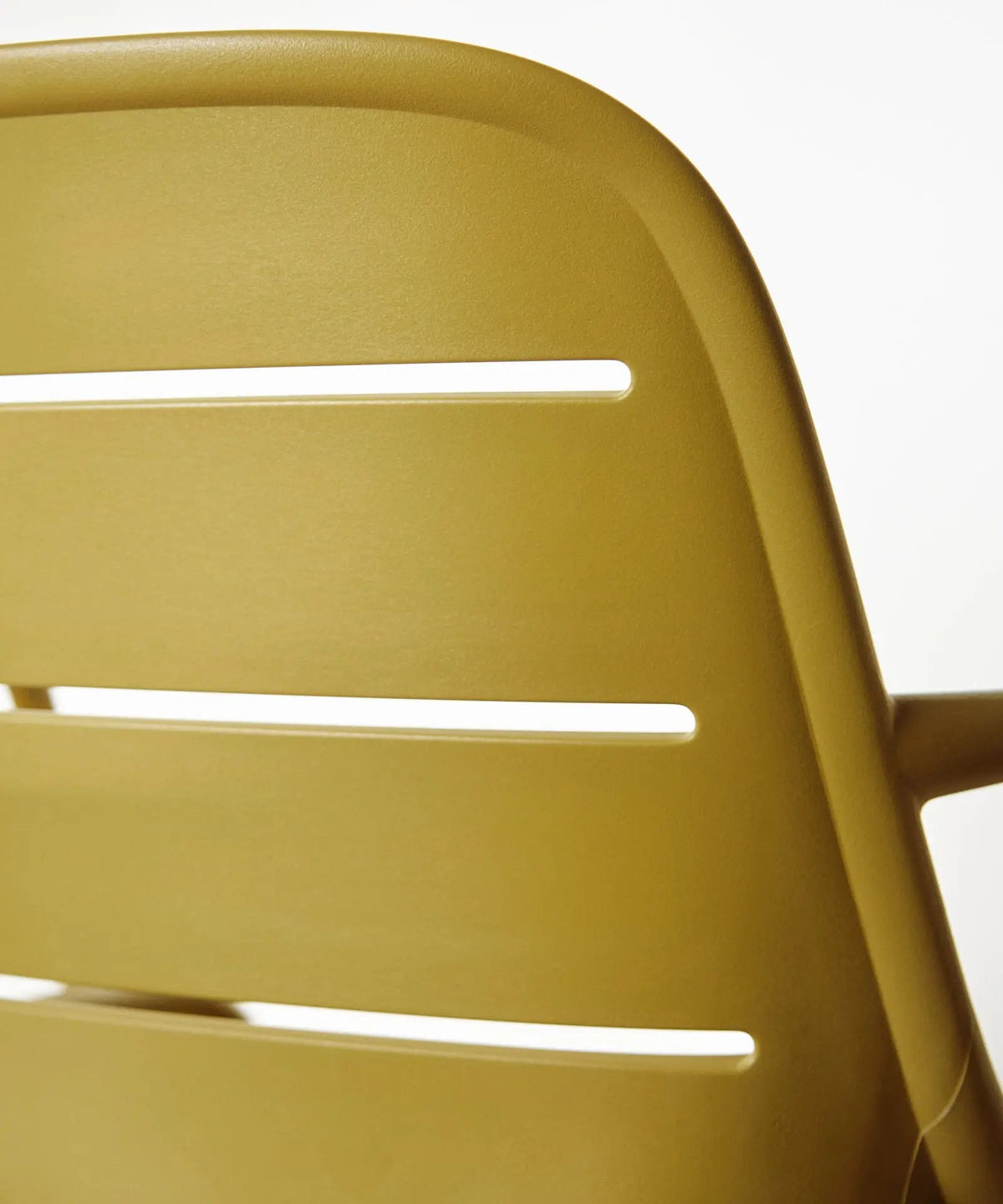 Chaise empilable en polypropylène avec accoudoirs Mila