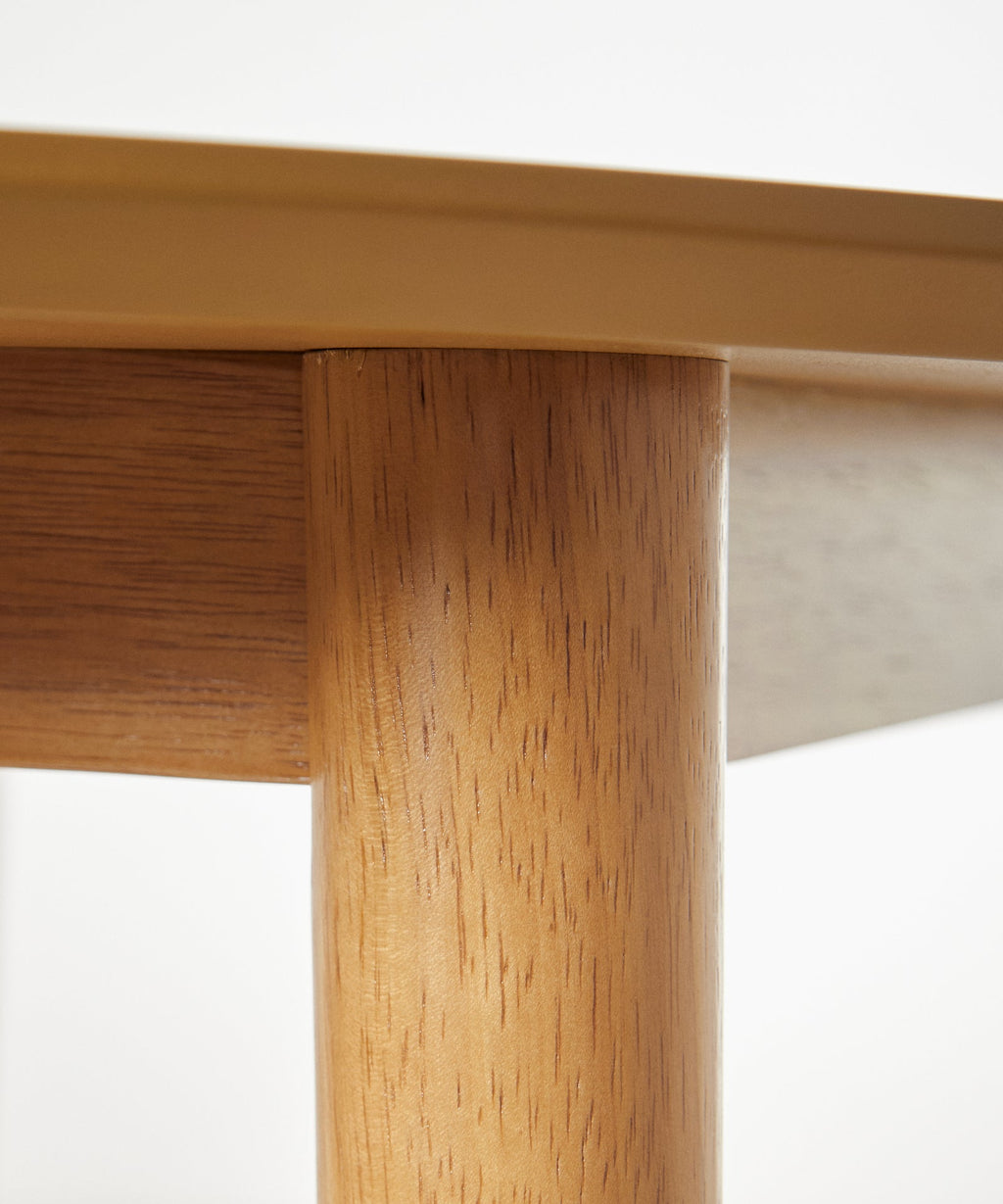 Table à manger ovale en bois Tina (130 cm)