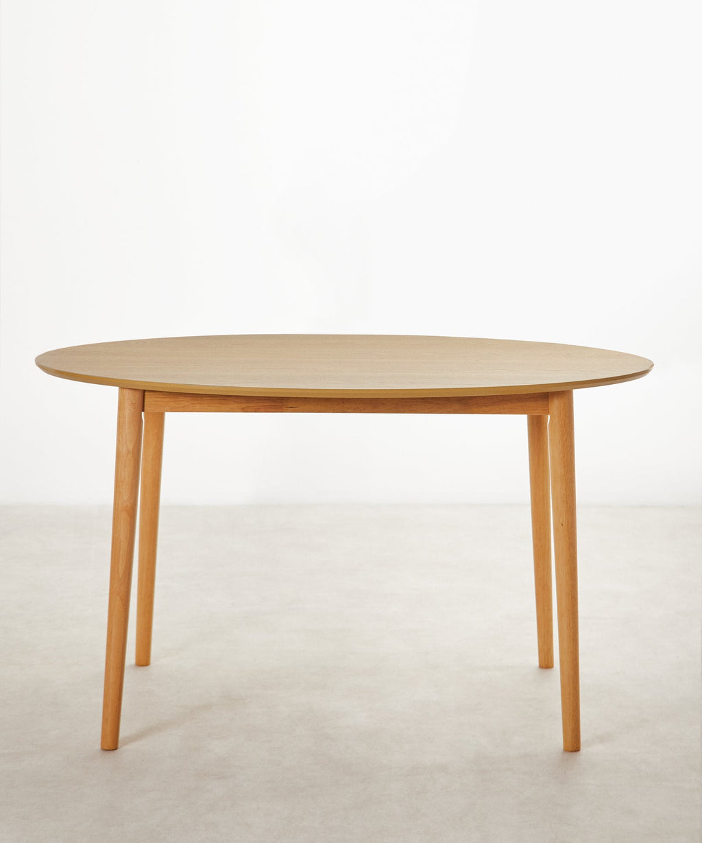 Table à manger ovale en bois Tina (130 cm)