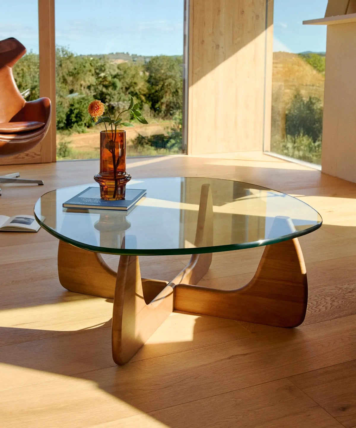 Table basse en verre trempé et bois Michi Noriaki