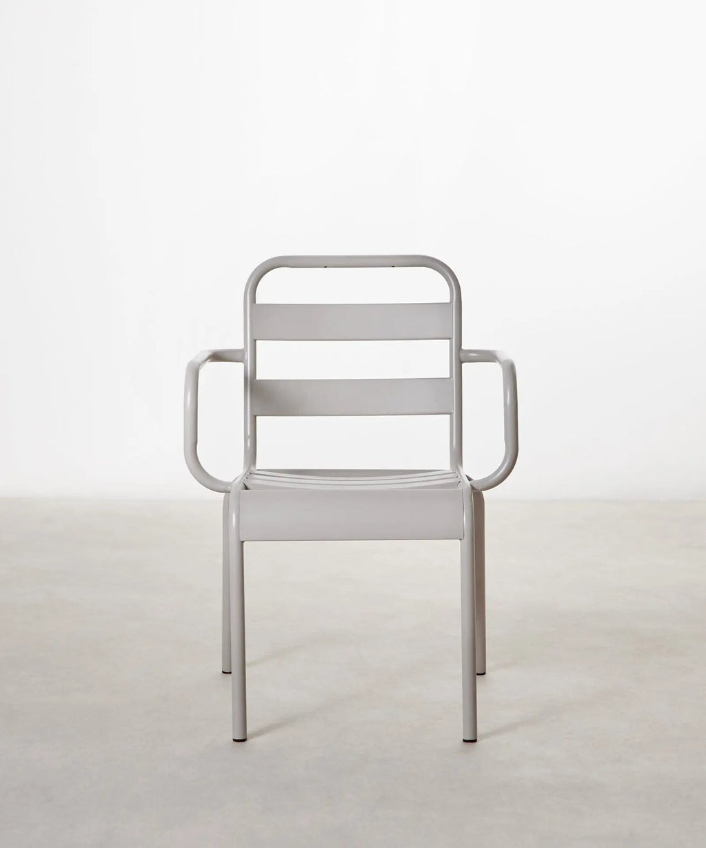Chaise en métal d’extérieur avec accoudoirs Bora