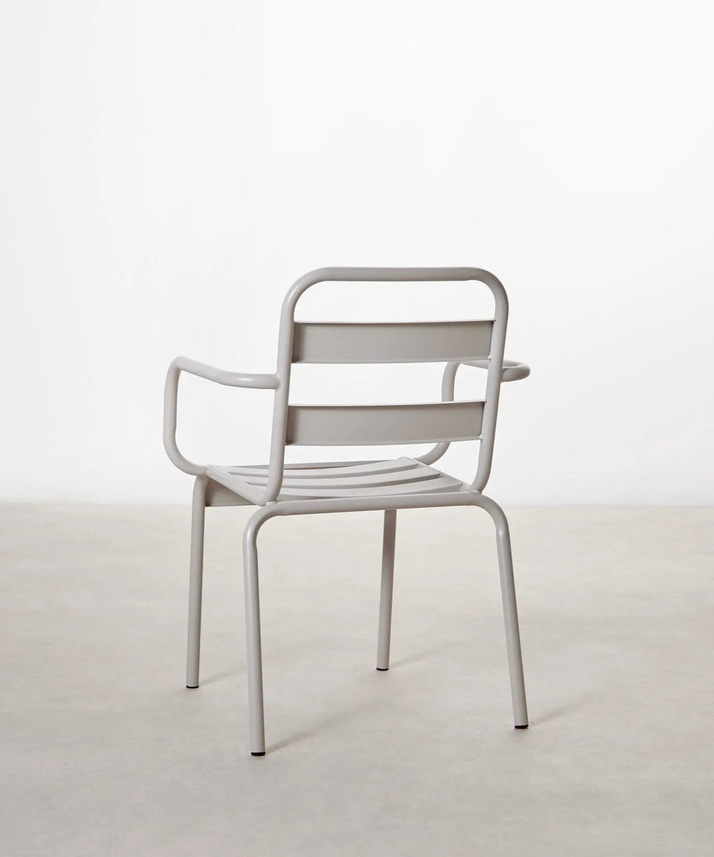 Chaise en métal d’extérieur avec accoudoirs Bora