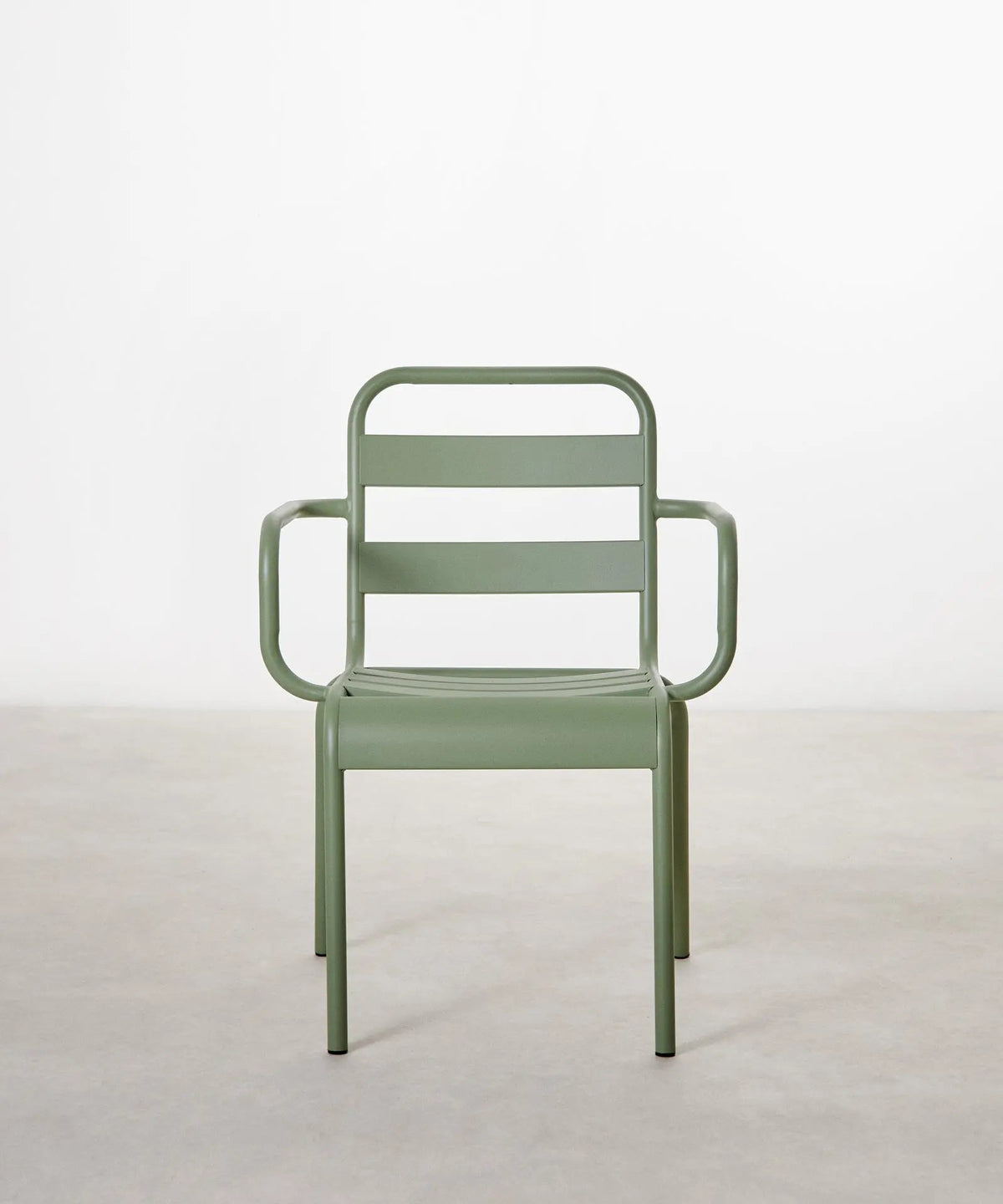 Chaise en métal d’extérieur avec accoudoirs Bora