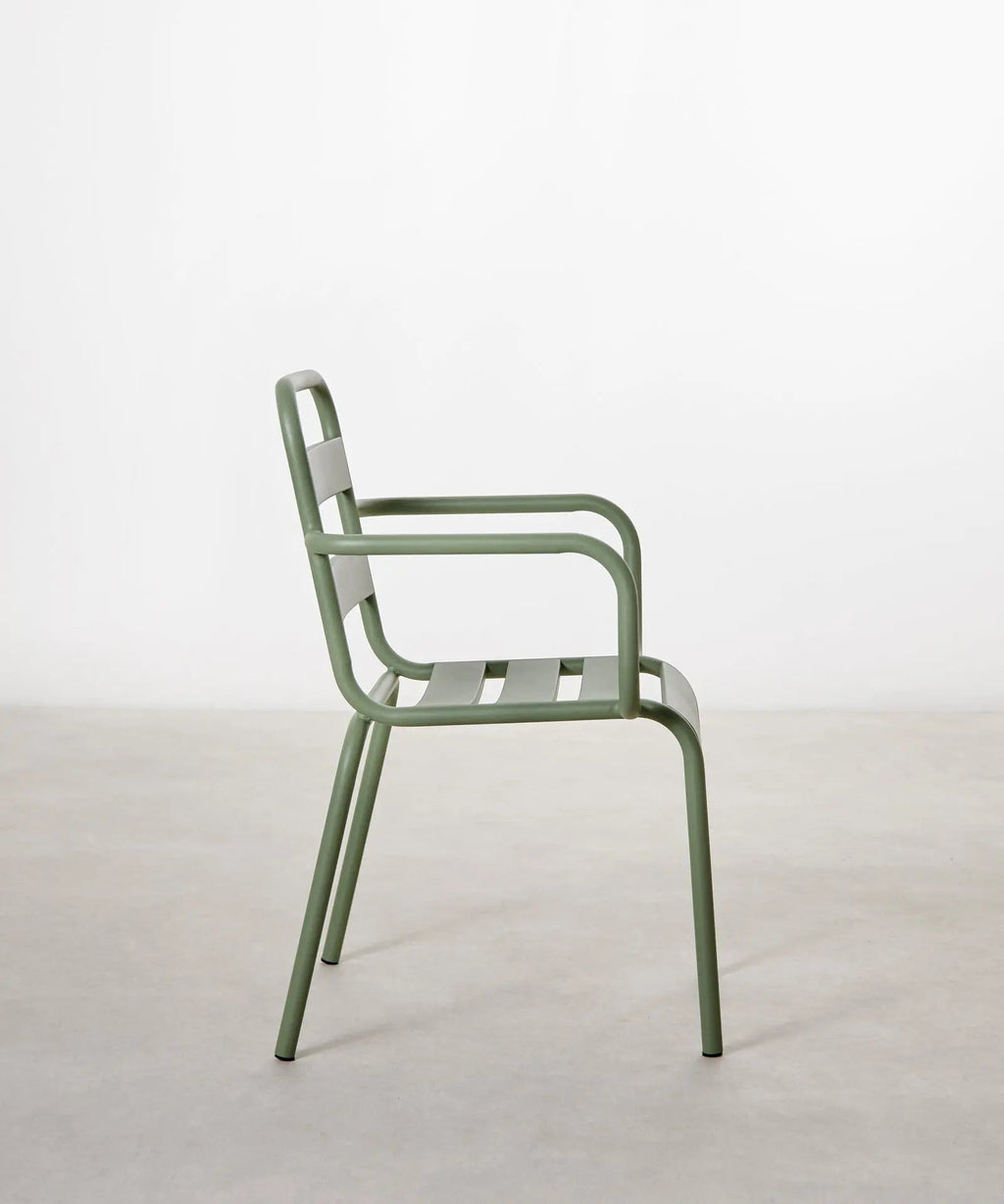 Chaise en métal d’extérieur avec accoudoirs Bora