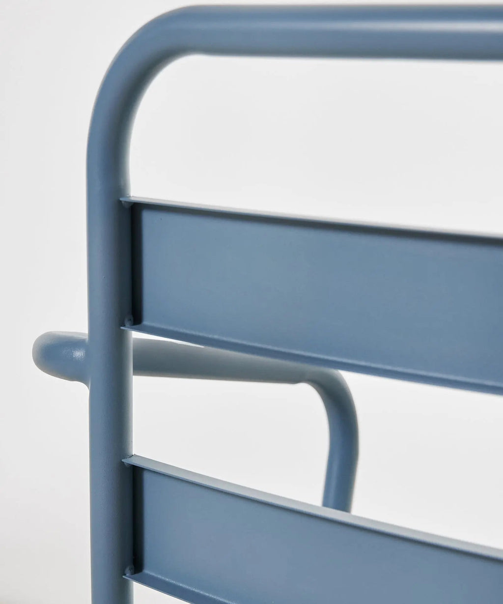 Chaise en métal d’extérieur avec accoudoirs Bora